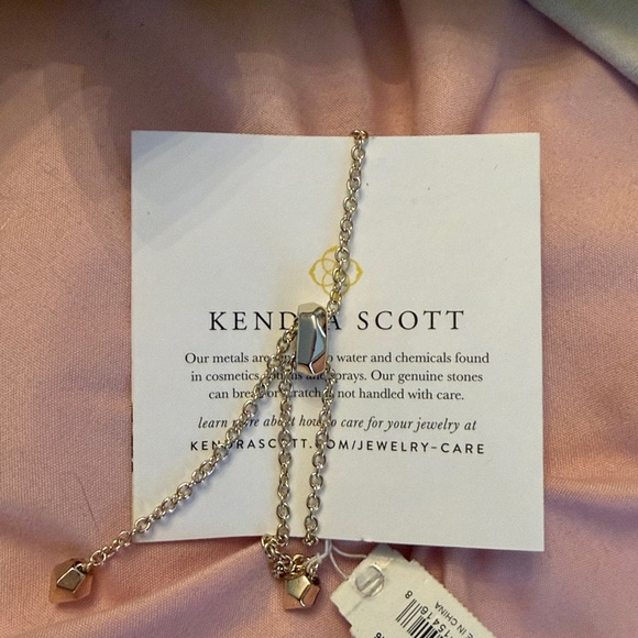 Kendra Scott Red Bracelet - Picture 4 of 7